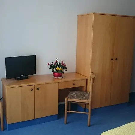 Und Berggasthaus Kapellenstein Vendégház 3*